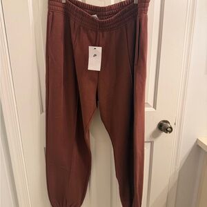 New! Nike Essential Fleece Jogger Sweatpants